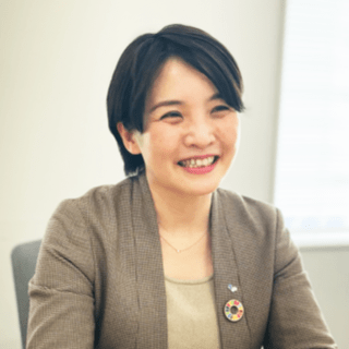 東京本社　人事部　担当部長須賀 ますみさん